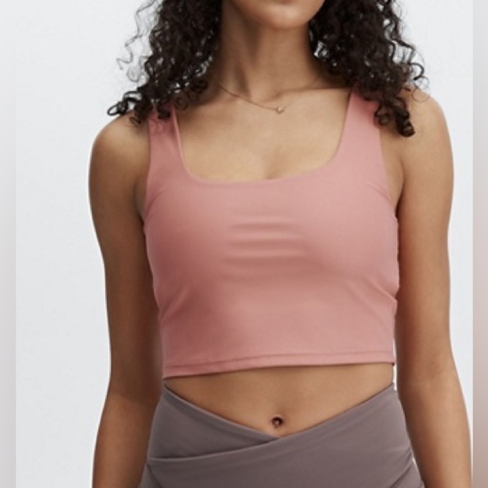 🛍️ Fabletics Crop Top